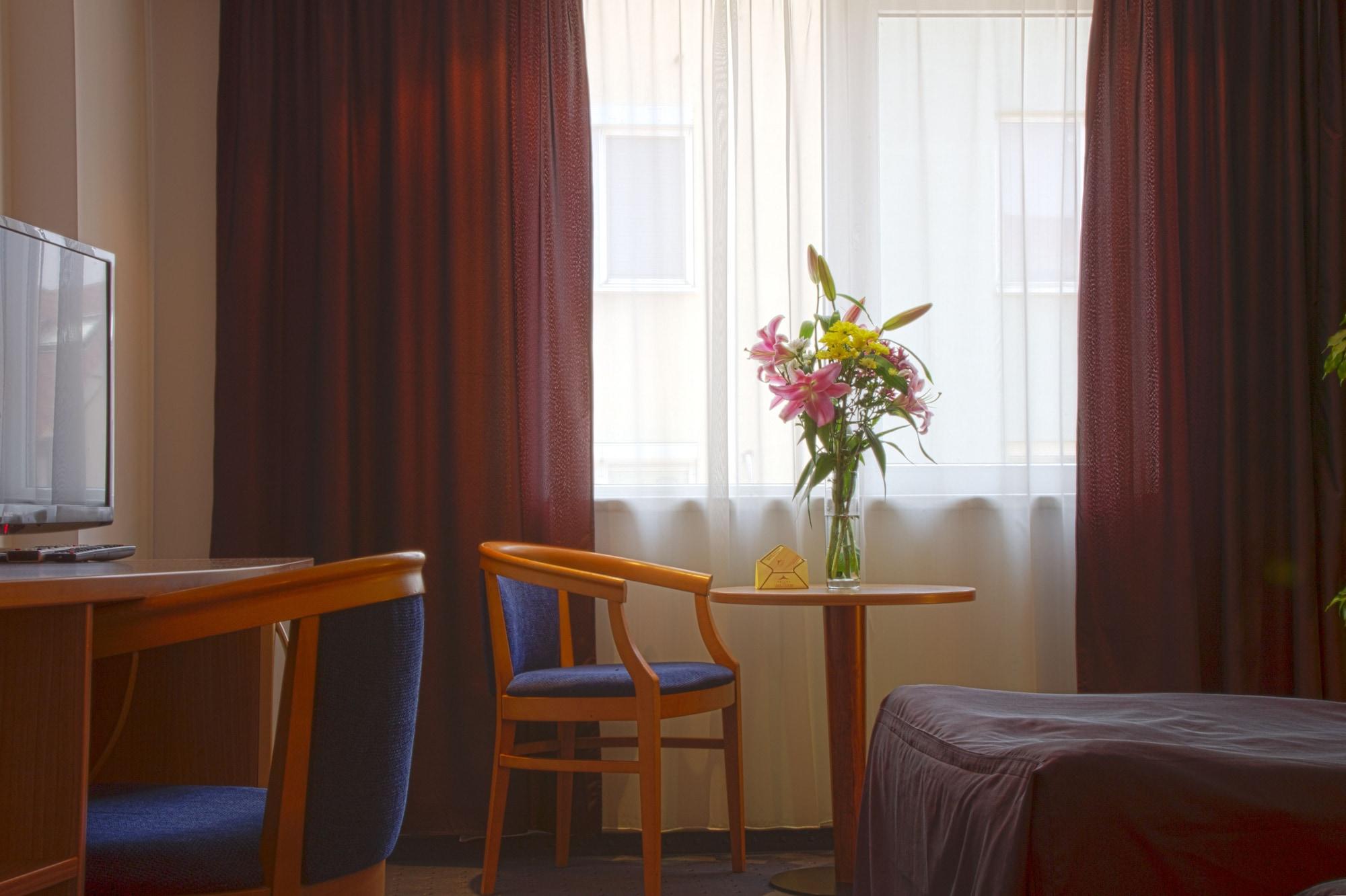 Triada Hotel Sofia Eksteriør billede