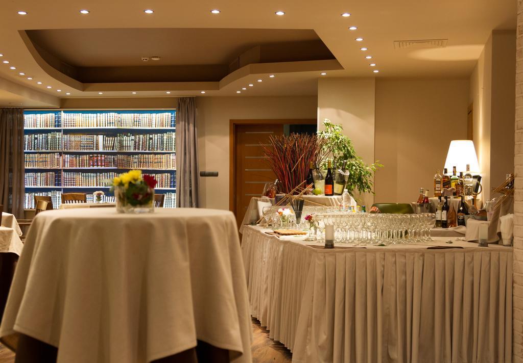 Triada Hotel Sofia Eksteriør billede