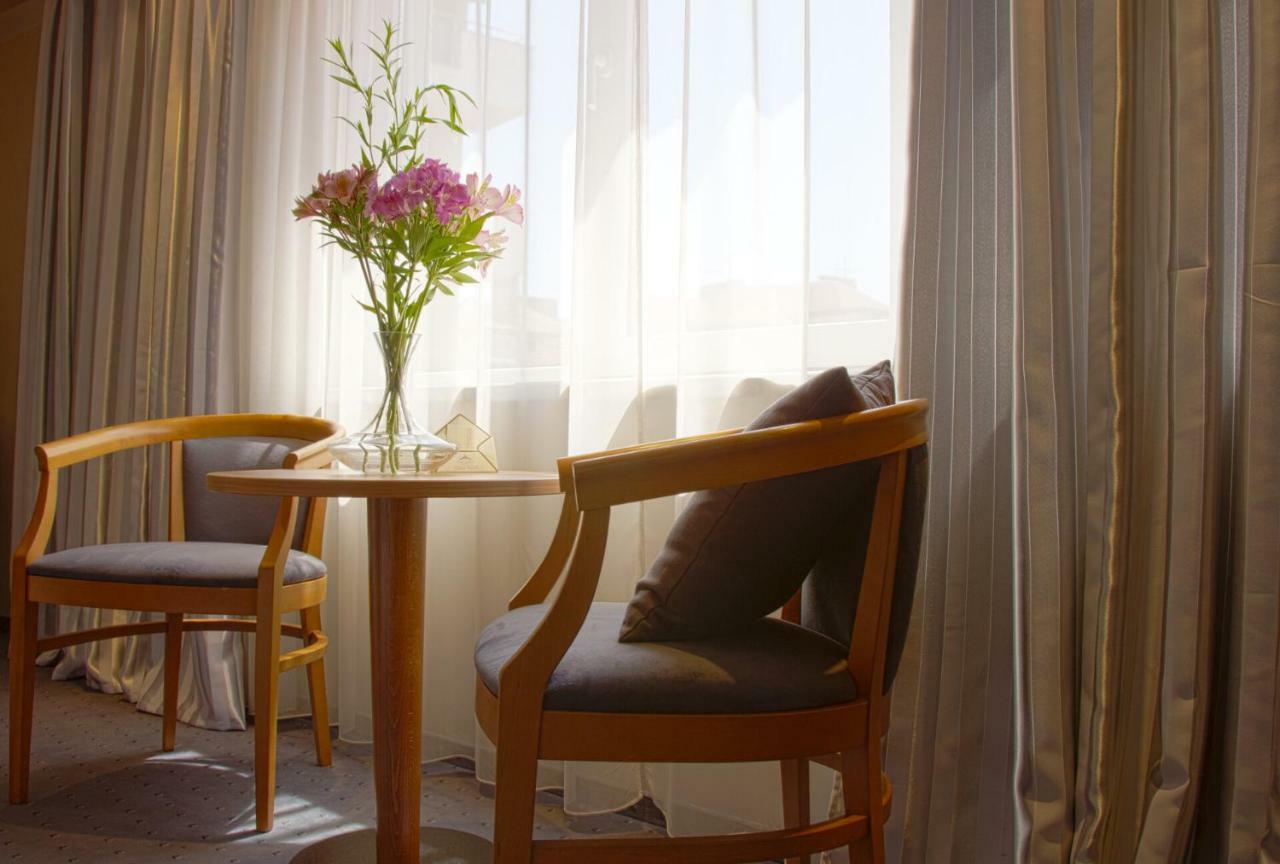 Triada Hotel Sofia Eksteriør billede